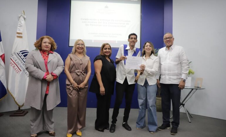 Desarrollo Social Supérate gradúa 90 jóvenes en situación de discapacidad de las aulas de inclusión y transición a la vida adulta