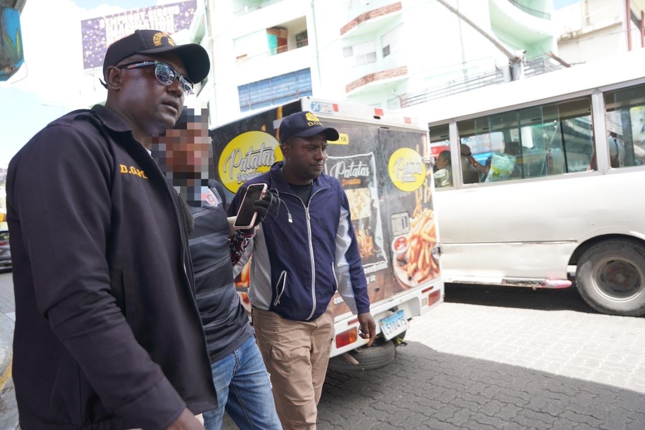 Doble sueldo activa economía durante fin de semana: DGM, FF.AA. y PN detienen en conjunto 2,350 y deportan 2,226 de jueves a sábado