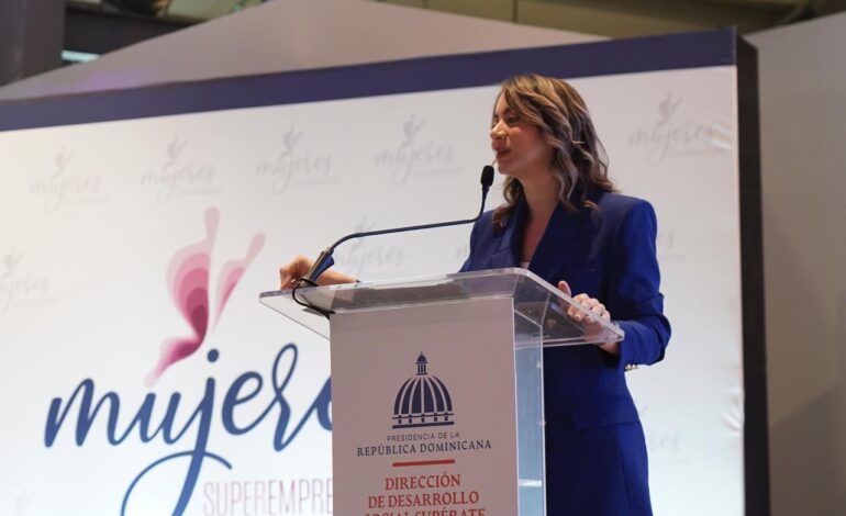 Desarrollo Social Supérate gradúa 932 “Mujeres SUPEREmprendedoras”