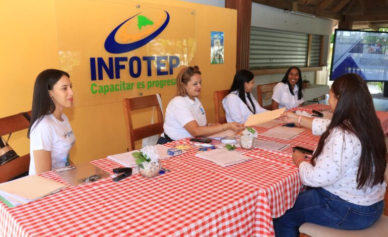 Jornada de empleo de INFOTEP y Grupo Ramos selecciona a 59 aspirantes para nueva tienda en Tenares