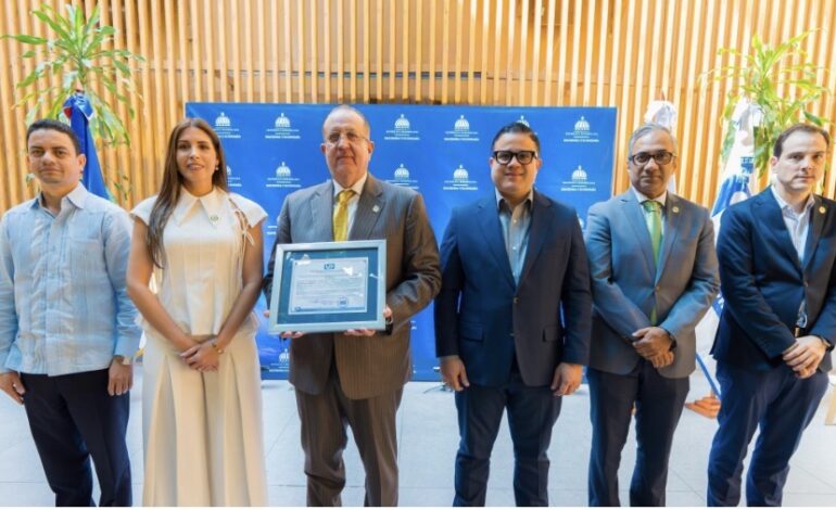 Hacienda y Economía obtiene certificación ISO por su sistema de gestión antisoborno y cumplimiento