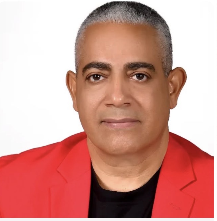 “Don Quijote le decía a su inseparable amigo Sancho Panza que cuando los perros ladran es señal de que vamos bien ..