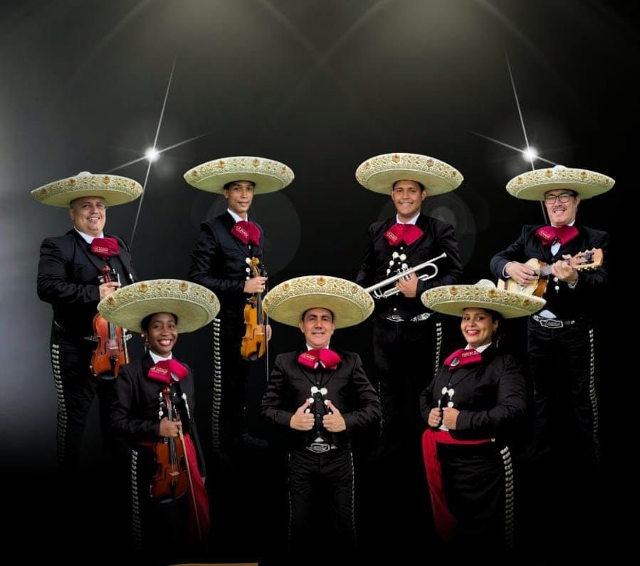 El gran fiestón navideño con Fernando Villalona y El Chaval de la Bachata