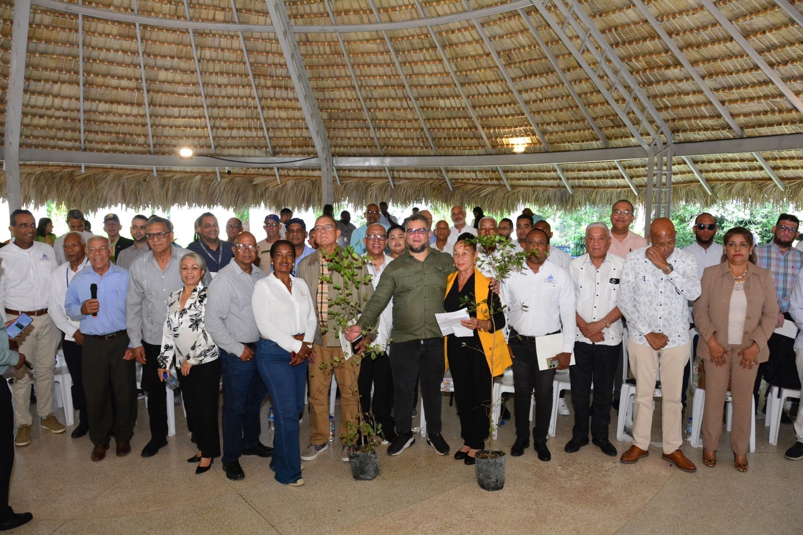 Hecmilio Galvan: «Agricultores y Ganaderos son defensores del medio ambiente»
