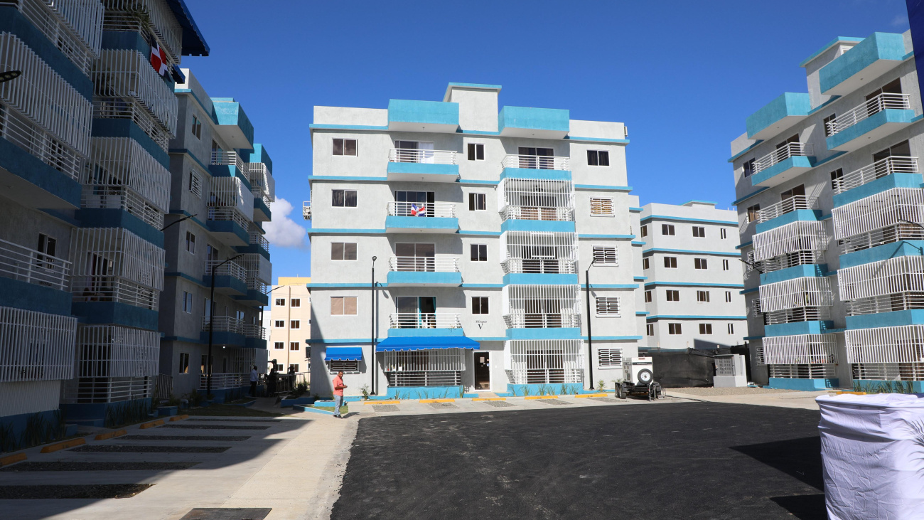 Presidente  entrega apartamentos