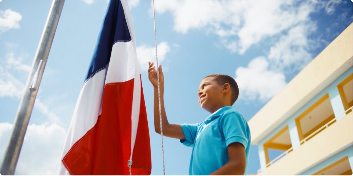 Ministerio de Educación invita a vivir la patria