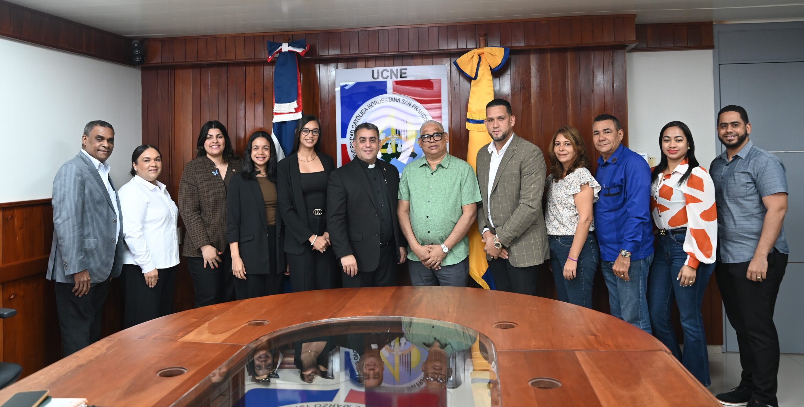 UCNE anuncia actividades con alcalde de Lawrence Brian A. DePeña