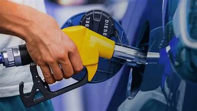 Gobierno mantiene precios de combustibles