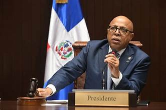 Presidente de la Cámara de Diputados, enfrenta cancelaciones y maltrato a la base del PRM