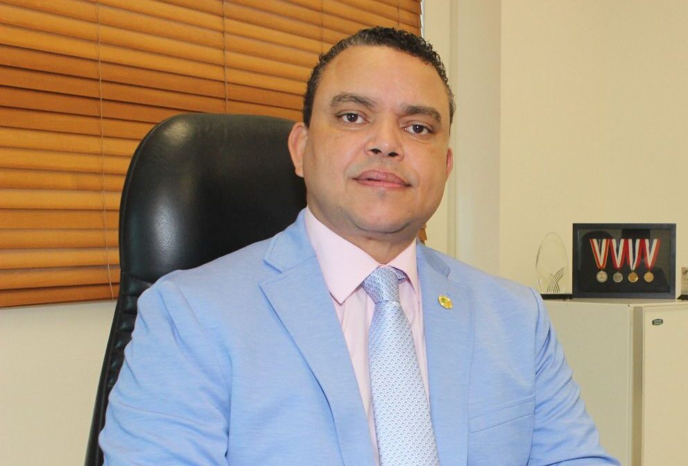 Decreto 6-26: Presidente designa a Julio Landrón como director del Servicio Nacional de Salud