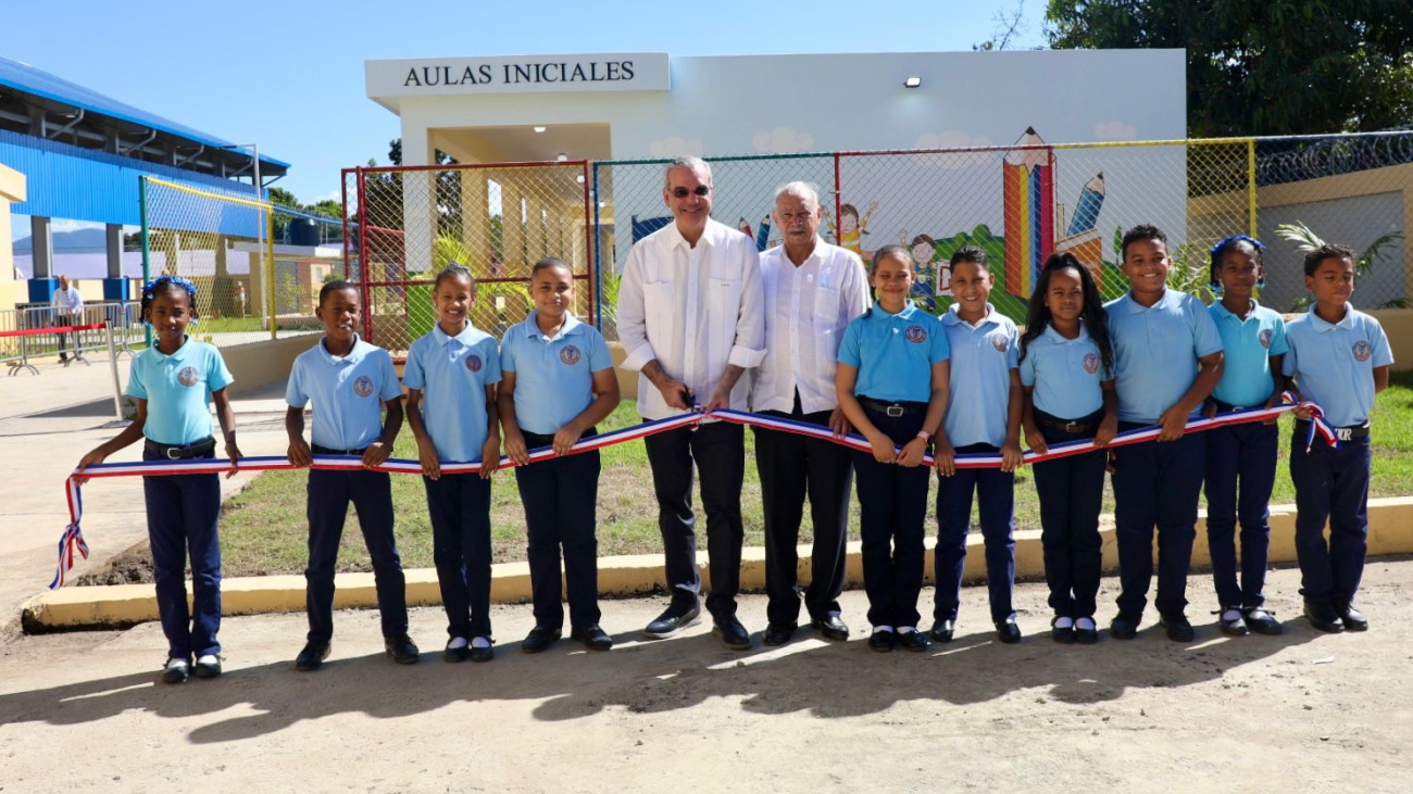 Abinader fortalece  infraestructura educativa