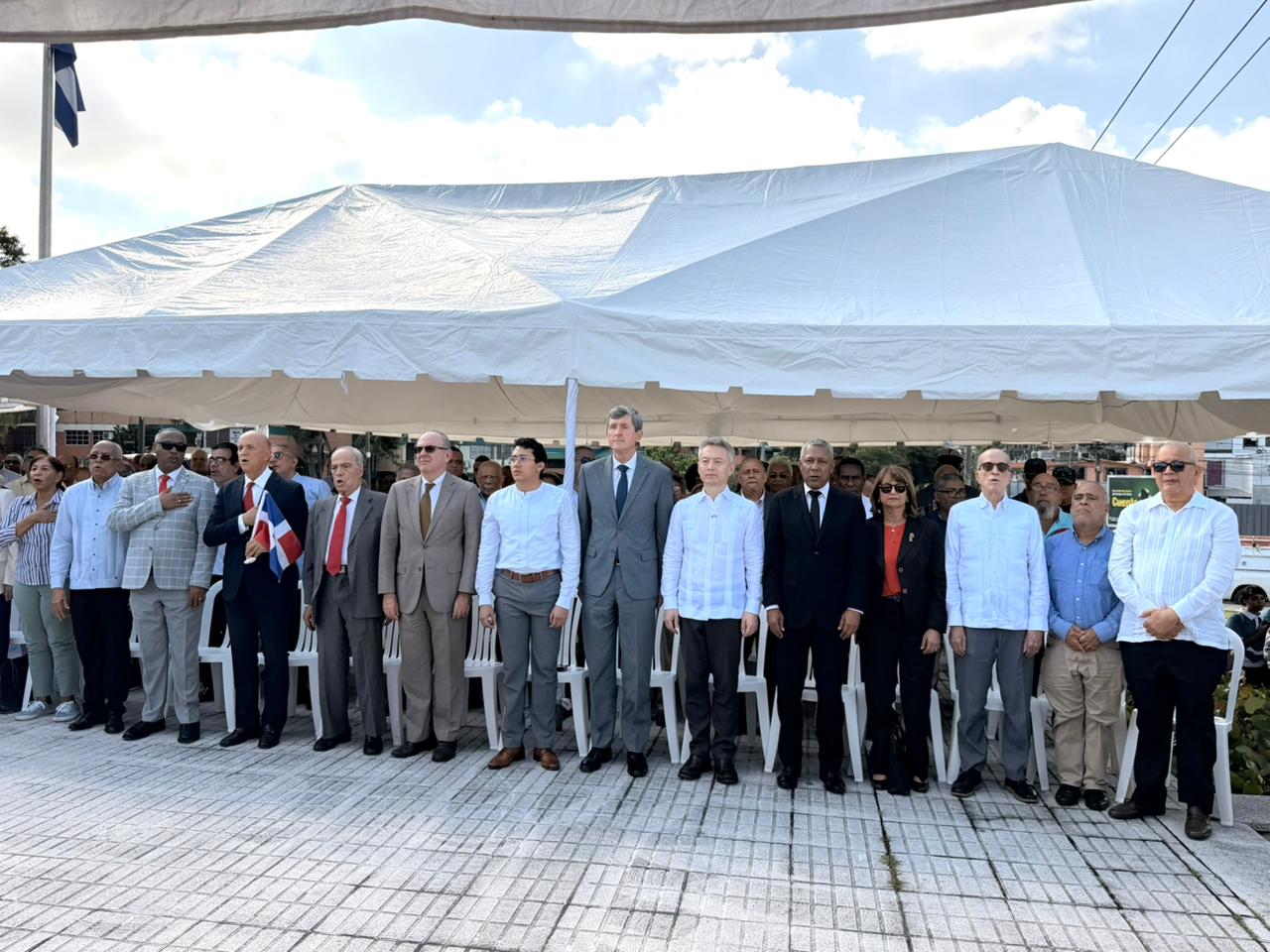 Emotivo acto cultural rindió homenaje a José Martí y al centenario de Fidel Castro en Santo Domingo