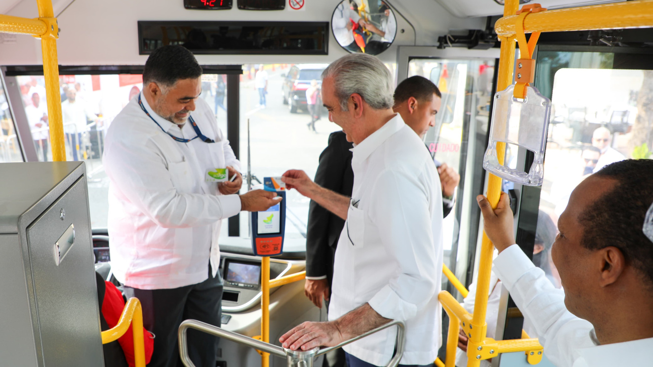 Presidente Luis Abinader pone en marcha el corredor Independencia
