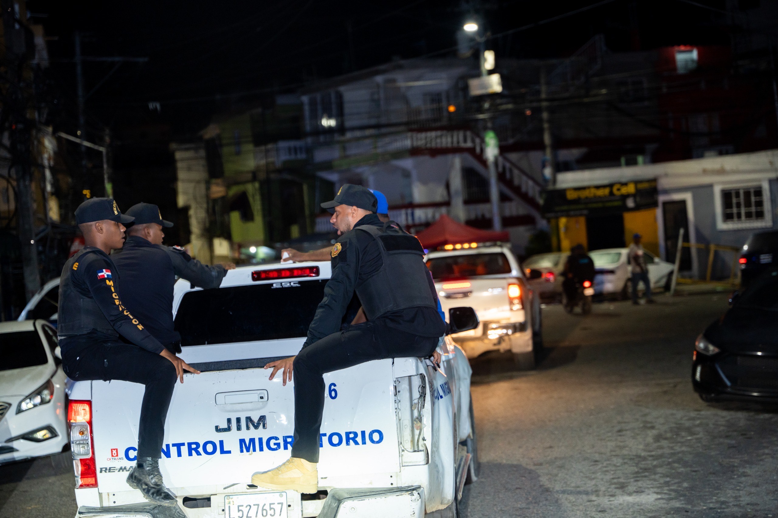 DGM ejecuta operativos de interdicción migratoria a nivel nacional; detiene 2,481 extranjeros y deporta 2,560