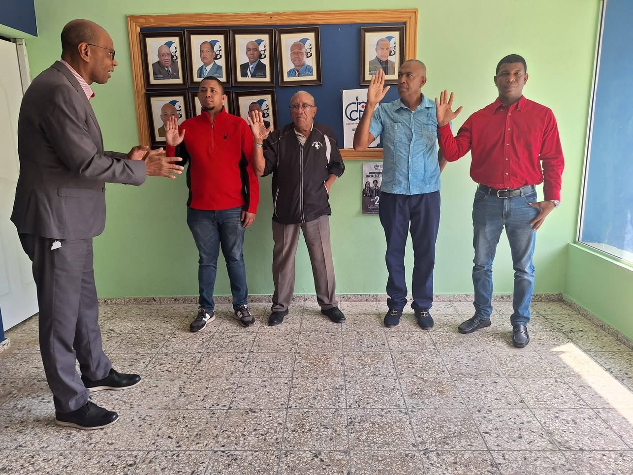 Juramentan directiva del CDP en Azua