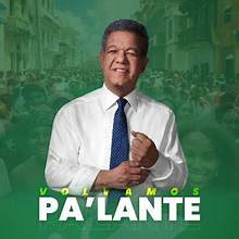 Leonel Fernandez recibe Nueva Cédula