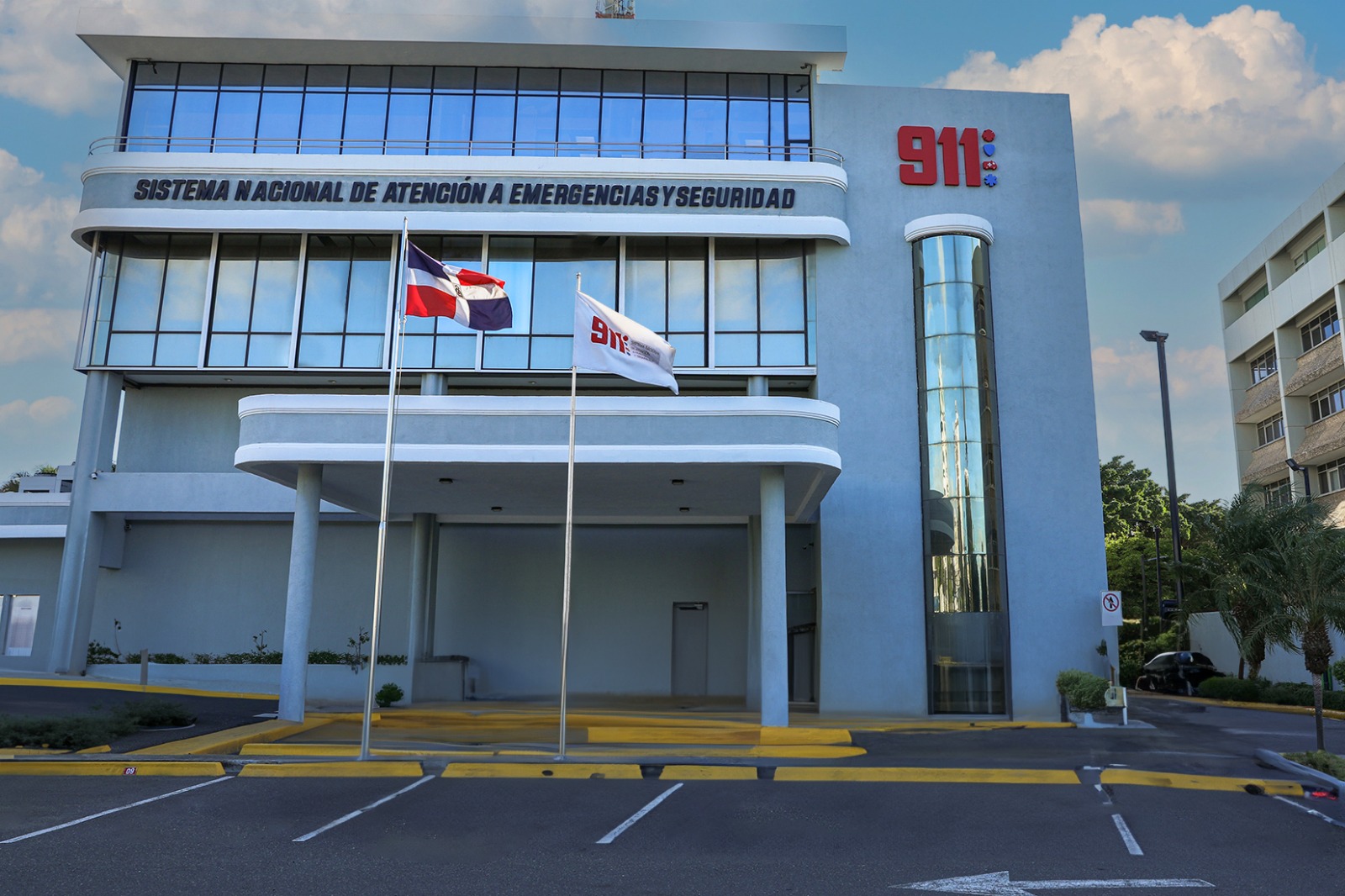 Falla eléctrica provoca incendio en las instalaciones del 911
