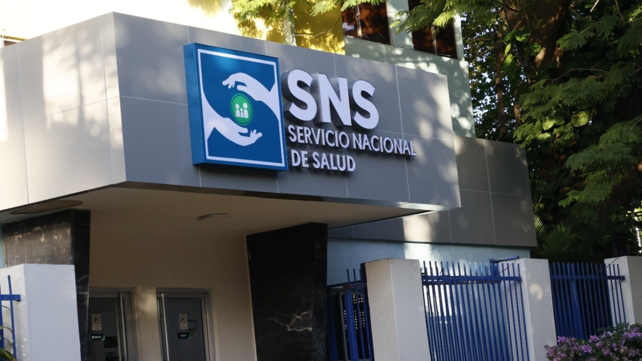 Director del SNS instruye detener todos los procesos de licitación