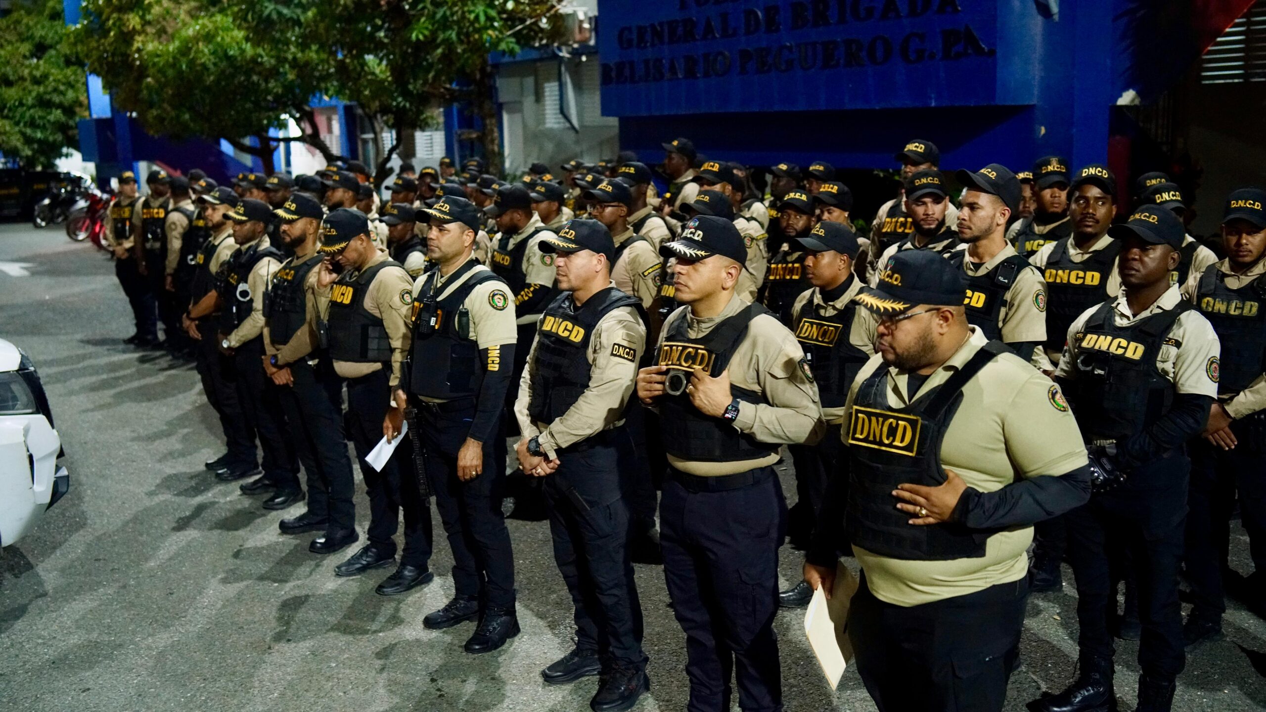 DNCD: Detienen 25 personas en allanamientos contra microtráfico en Pedro Brand