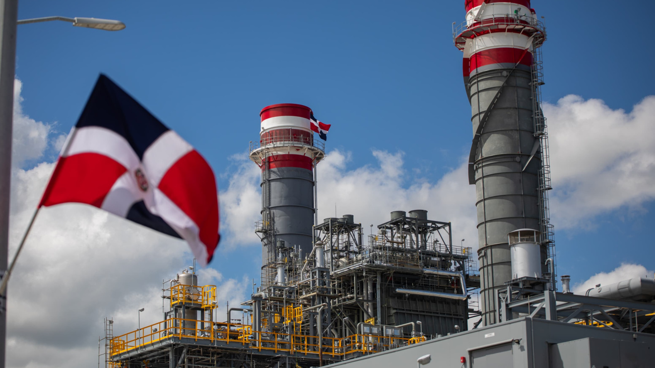 Presidente  inaugura termoeléctrica Manzanillo Power Land.