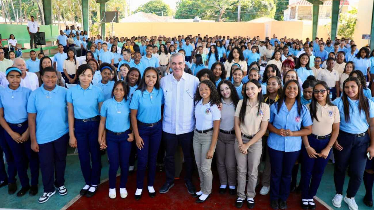 Este domingo y martes: el Presidente encabezará jornada de  graduación y entrega de títulos.
