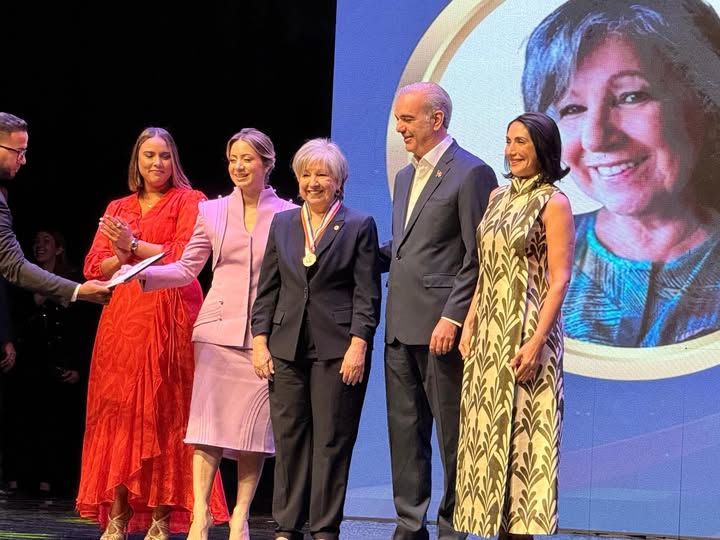 CDP: Felicidades querida Margarita Cordero, por recibir la Medalla al Merito a la Mujer Dominicana