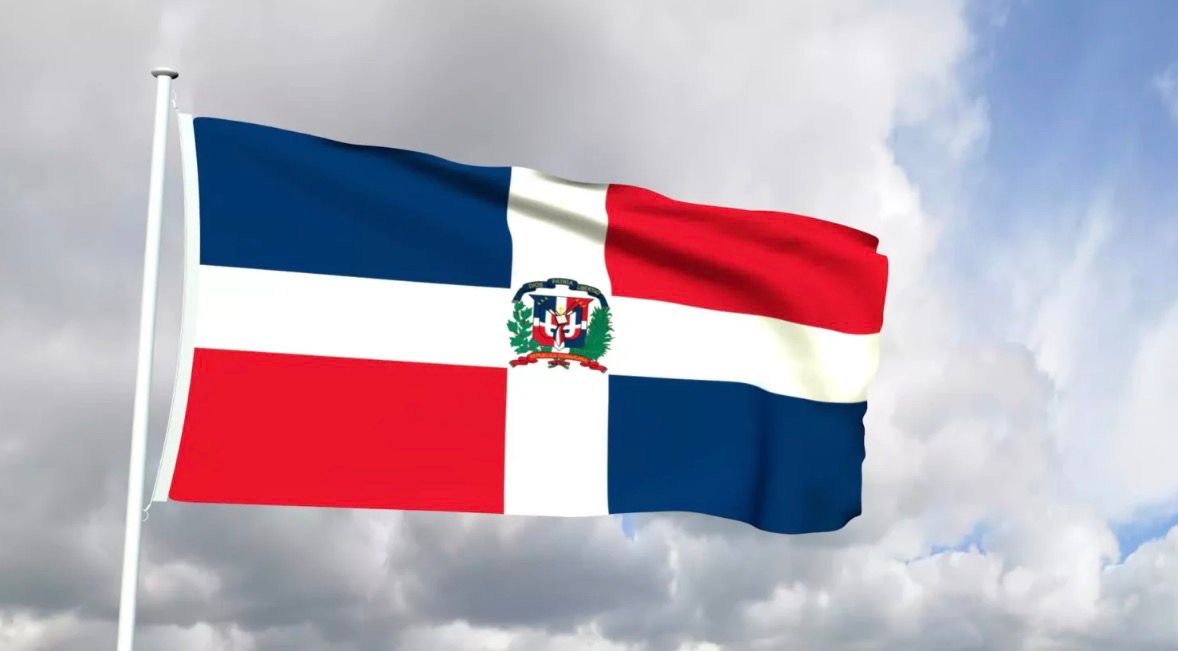 La Biblia en el centro de la bandera dominicana