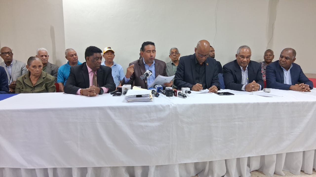 Gremios periodísticos califican de arbitraria y abusiva medidas cautelares contra Nelson Gutiérrez.