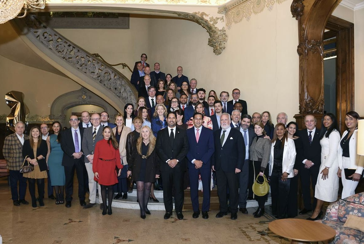 El Consulado Dominicano en Barcelona impulsa la inversión y el diálogo estratégico en el Círculo Ecuestre