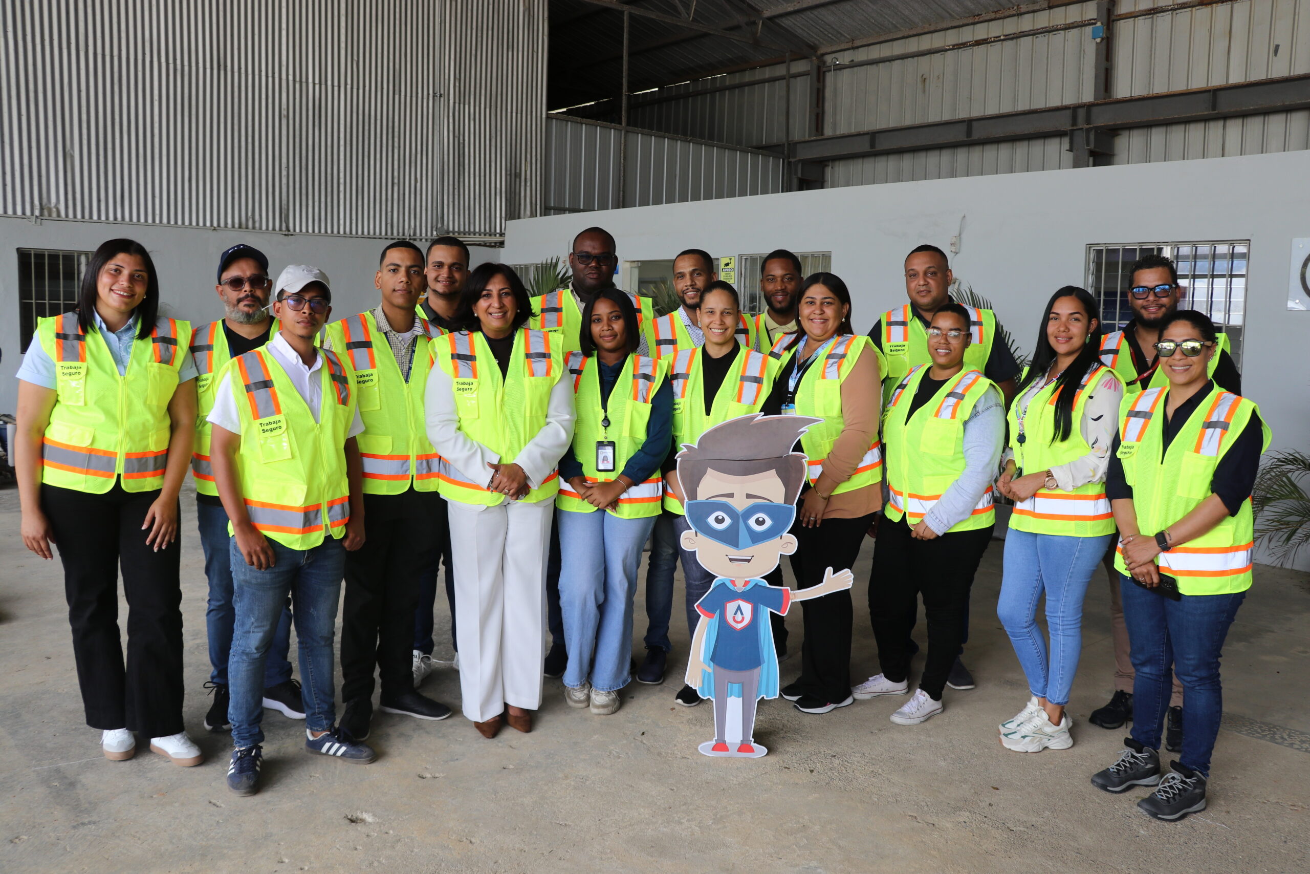 CAASD recibe a estudiantes de la Universidad del Caribe en visita técnica al Acueducto Oriental de Barrera de Salinidad