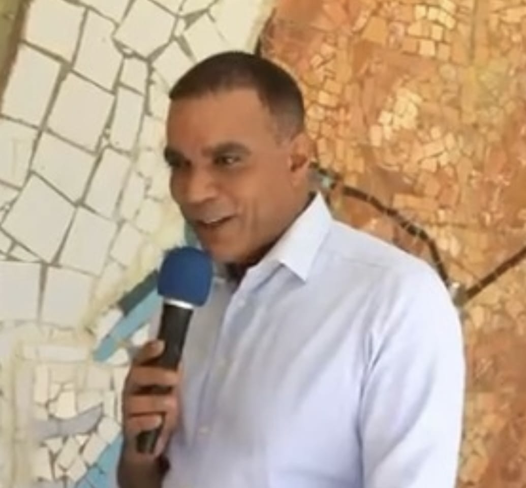 Senador Carlos Gómez entrega aporte a estudiantes del Politecnico Profesor Andres Francisco López Cruz