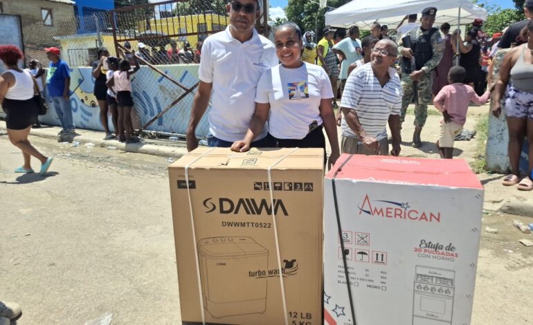 Gobierno inicia entrega de enseres del hogar a familias afectadas por inundaciones