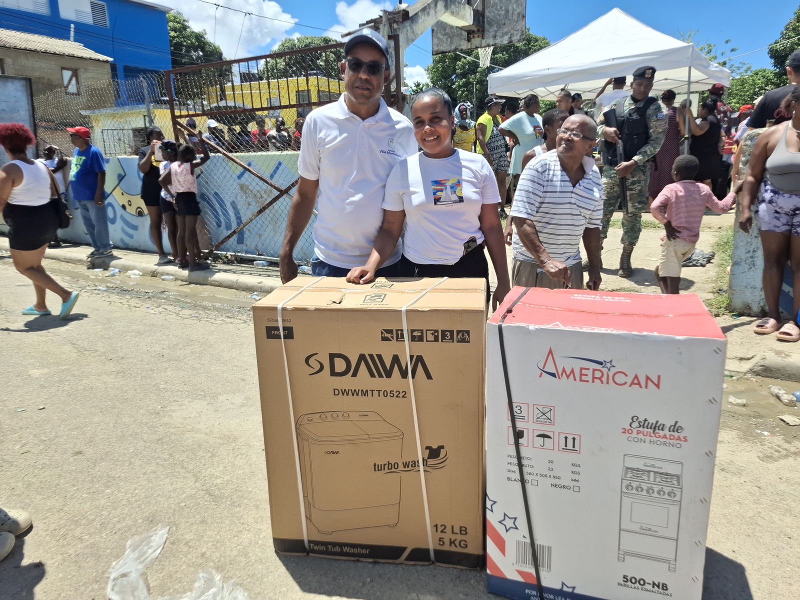 Gobierno inicia entrega de enseres del hogar a familias afectadas por inundaciones