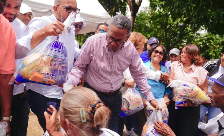Gobierno realiza jornada integral en Villa Altagracia en apoyo a familias afectadas por lluvias