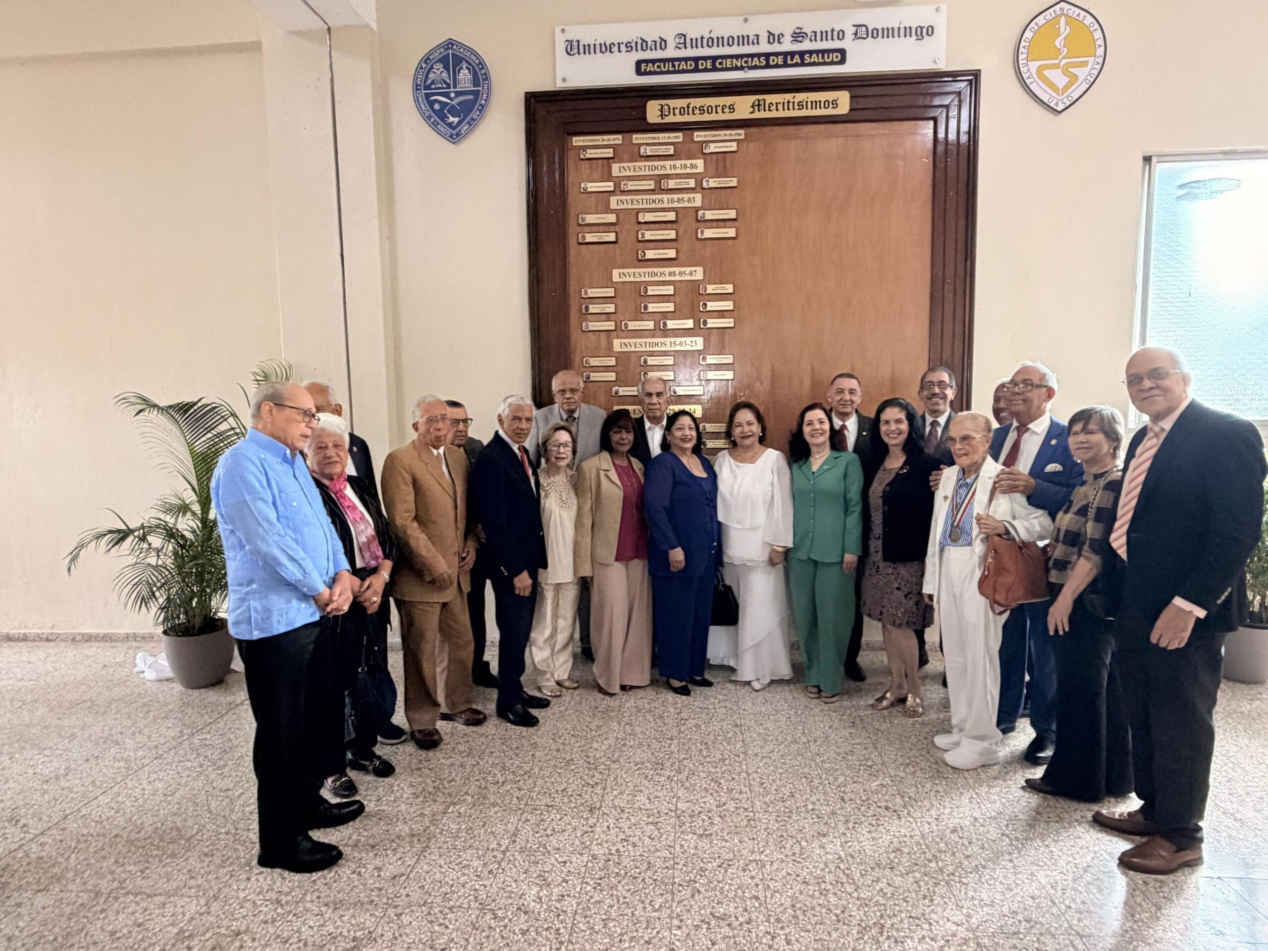 UASD reconoce al doctor Jorge Salomón Asjana David junto con otros maestros como Profesores Meritísimos.