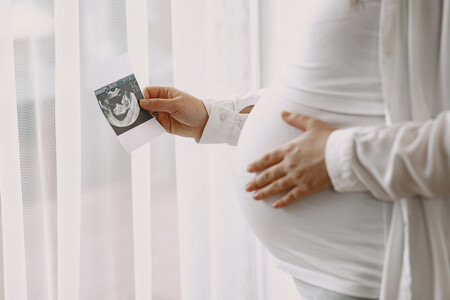 Maternidad Feminista: Rompiendo estereotipos y construyendo una crianza con libertad