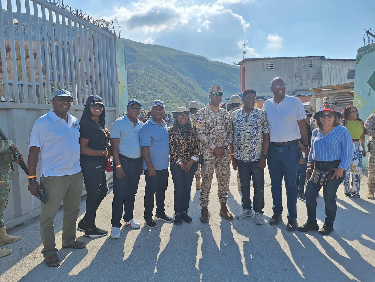 Periodistas visitan frontera con Haiti