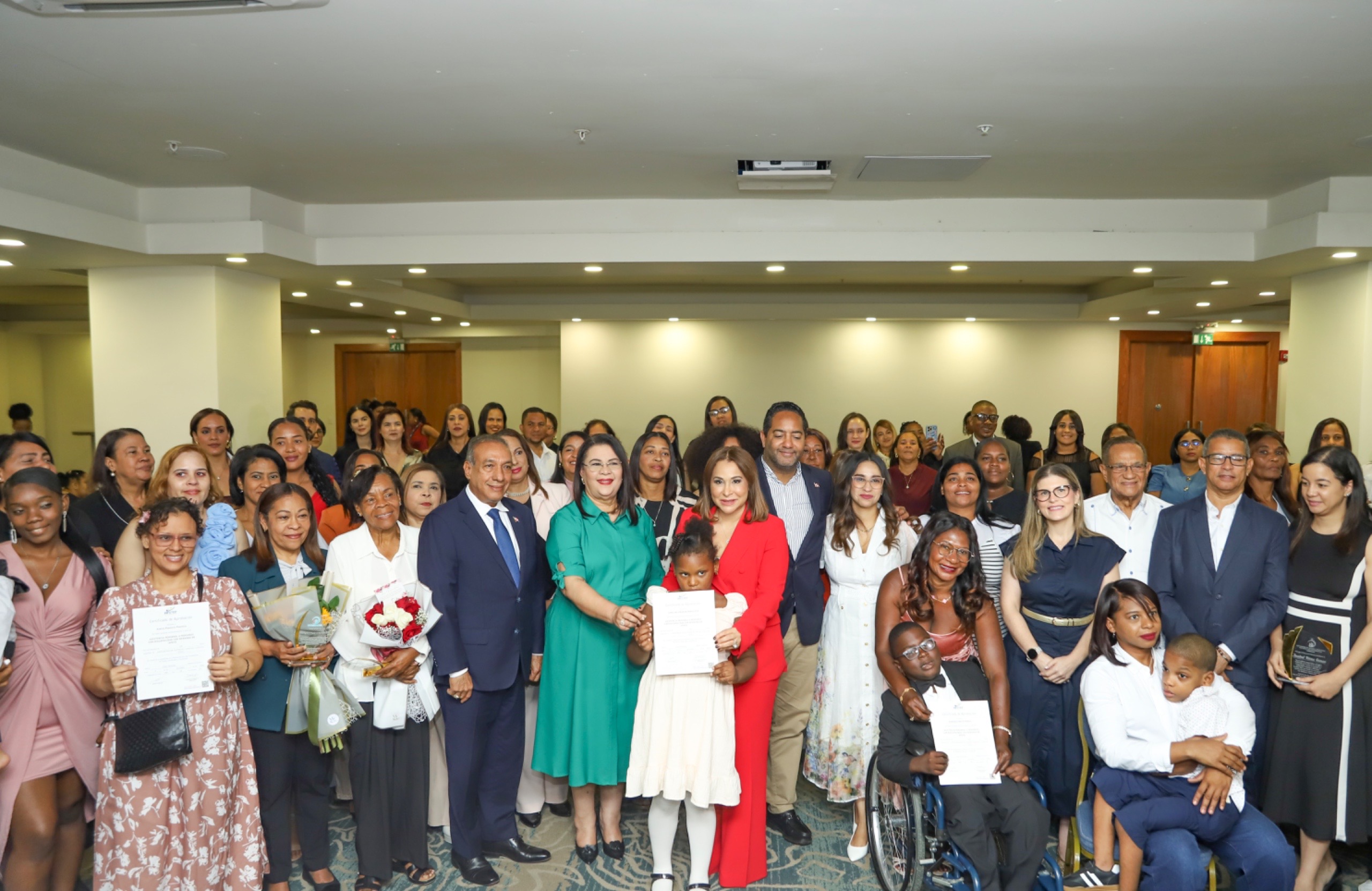 Supérate coordina graduar familia para cuido de personas discapacitadas.
