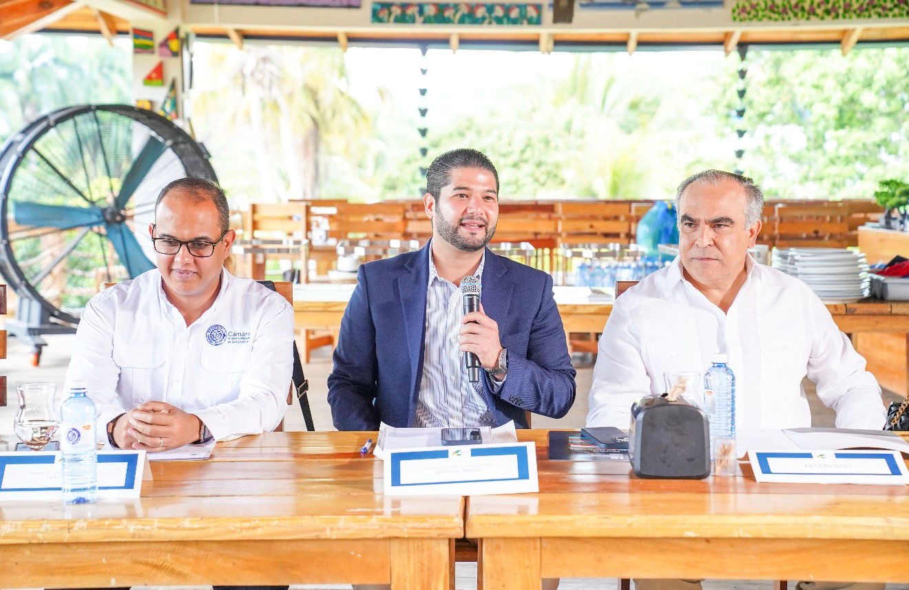 Fedocámaras y CONEP abordan diálogo sobre desafíos y oportunidades económicas.