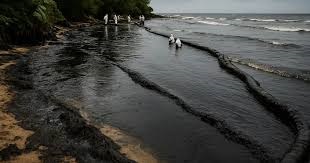 Derrame petrolero en el Golfo de México: entre la opacidad y la urgencia ambiental.