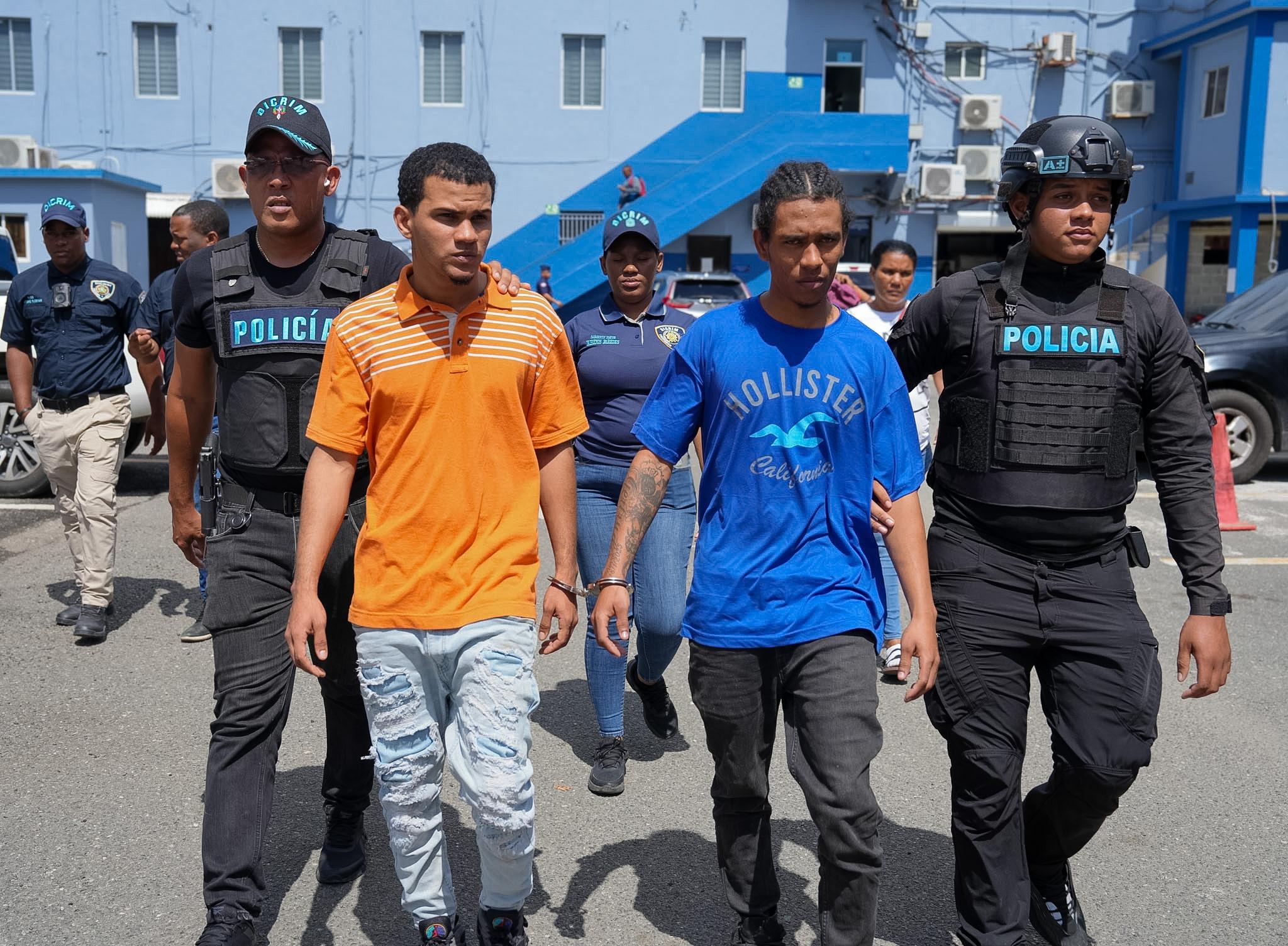 Se entregan “Nota Alta” y “El Montro” por muerte de mayor de la Policía Nacional