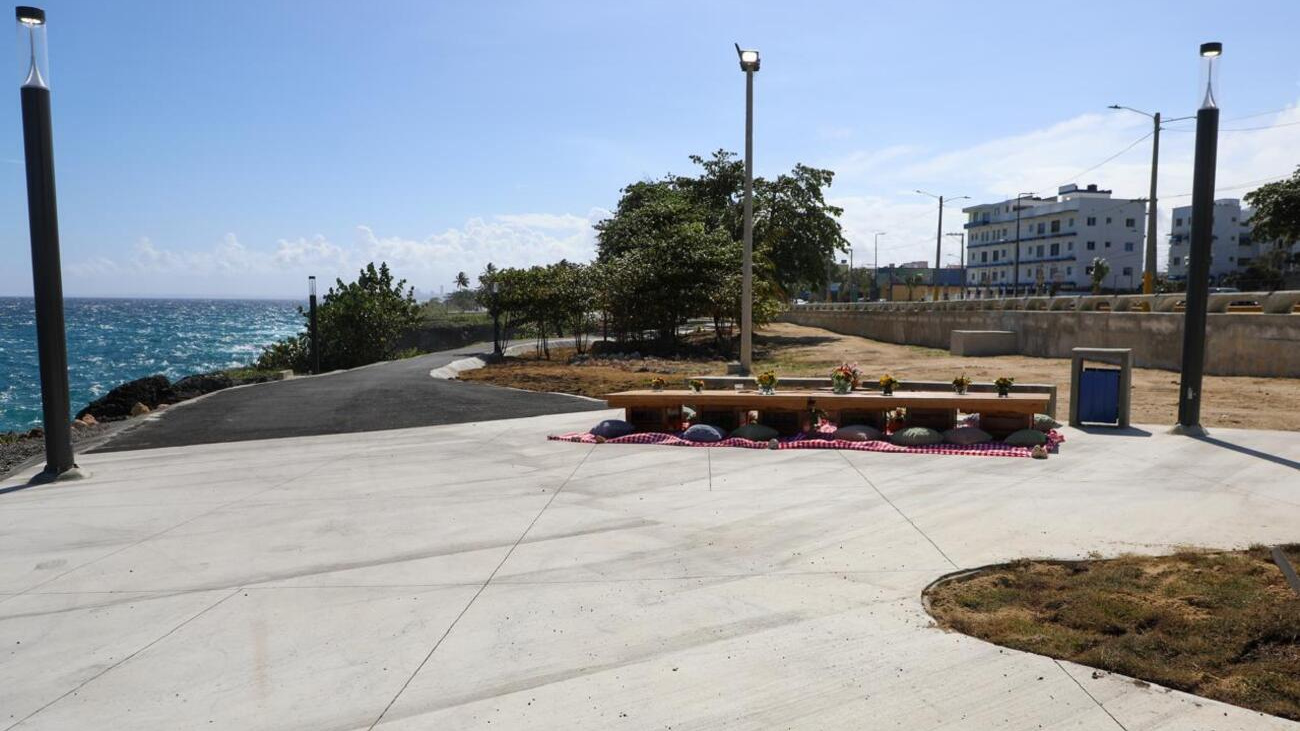 Presidente Abinader y ministro Collado inauguran etapa del Malecón de Santo Domingo Este.