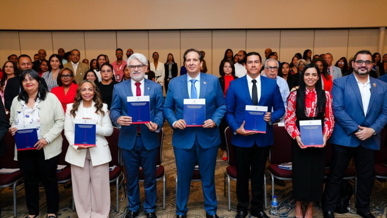 Salud Pública presenta programa de prevencion.