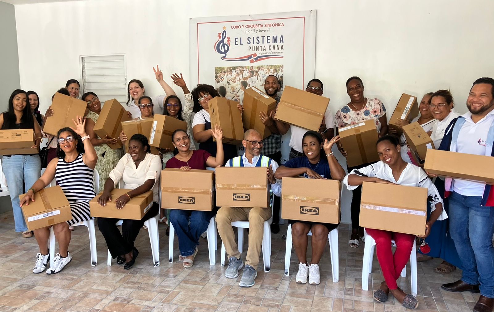 El Sistema Punta Cana promueve prevención del abuso infantil en Verón   .