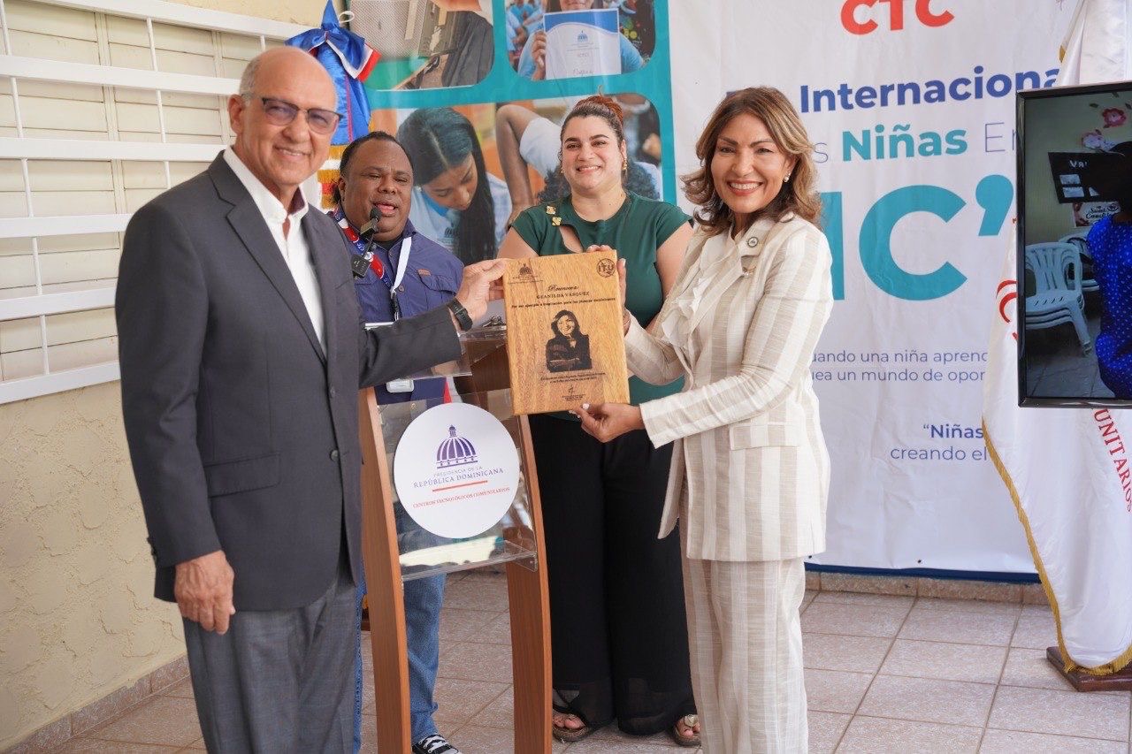 Villa Altagracia. CTC celebran “Día de las Niñas en las TIC” y certifican a 100 jóvenes en Villa Altagracia.