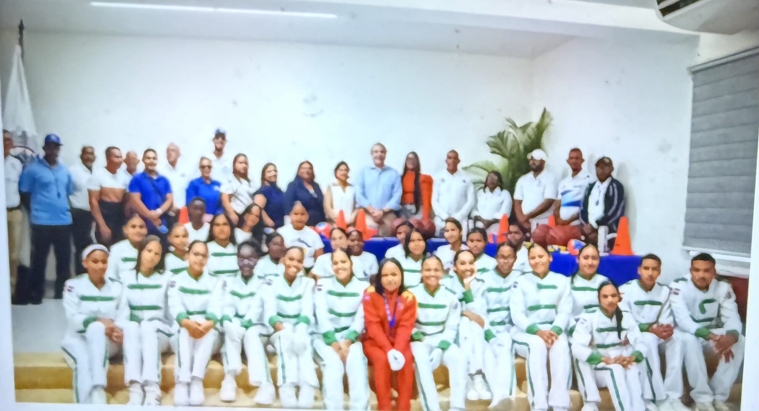 Inefi inicia histórica gira nacional de entrega de utilería deportiva