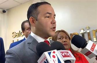 Gobierno del PRM trata de acorralar oposición.