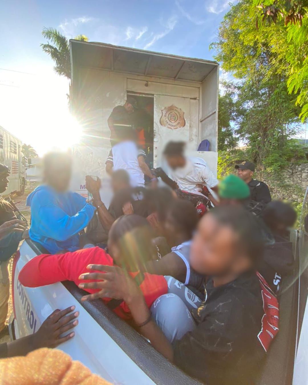 Agentes migratorios detuvieron 183 indocumentados.