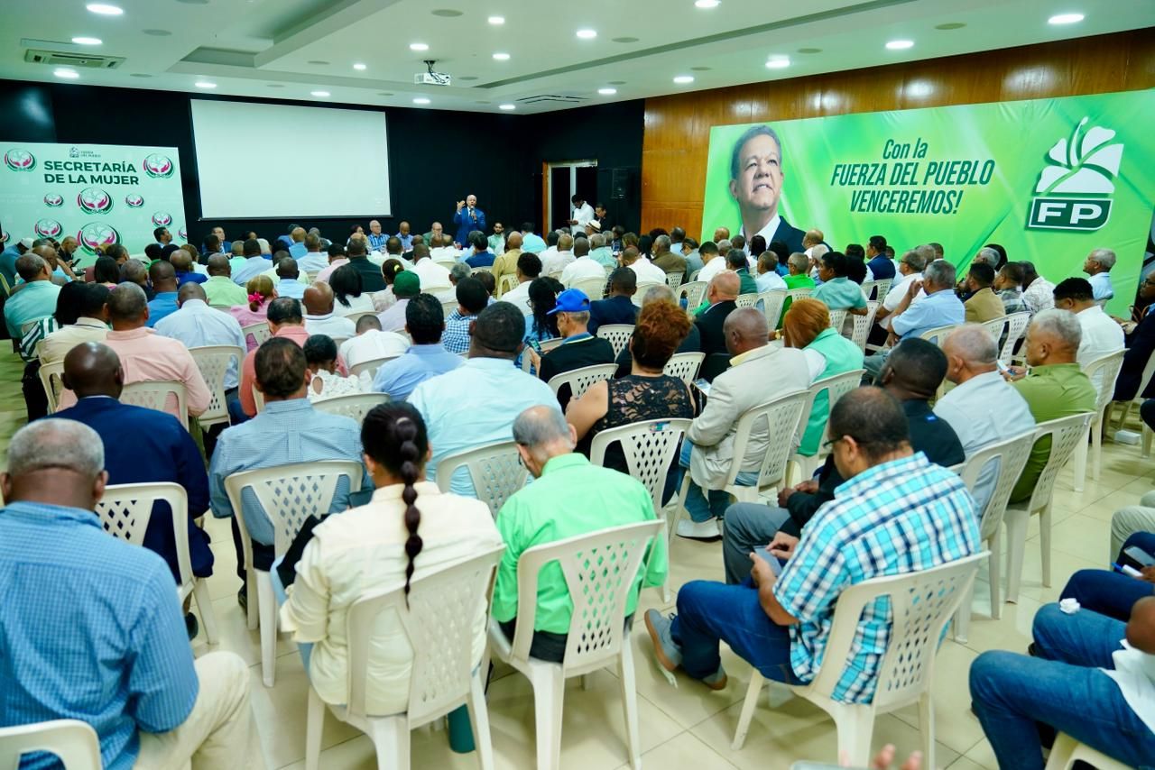 La dirigencia de la Fuerza del Pueblo en la provincia Santo Domingo y Monte Plata se reúne.