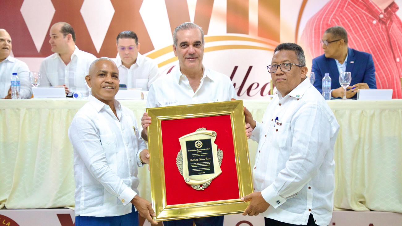 Presidente Abinader afirmó que el Gobierno continuará a productores de la harina.